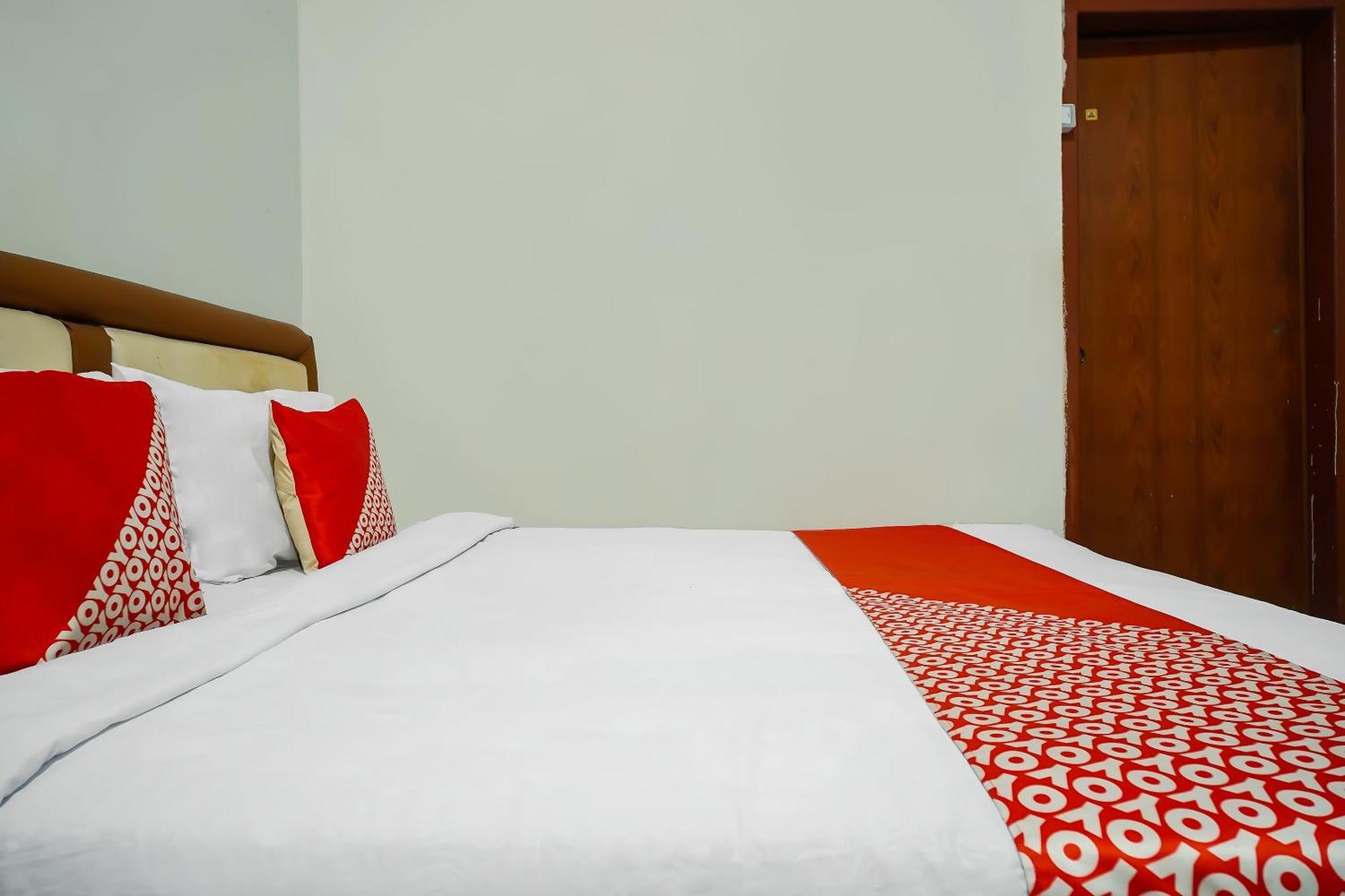 Oyo 92577 Hotel Sidikalang Near Kejaksaan Negeri Dairi Eksteriør bilde